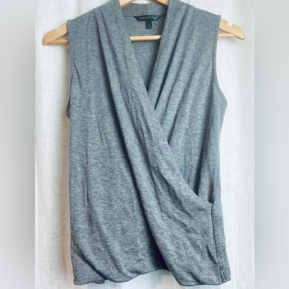 💥2/$15💥Banana Republic Cotton Stretch Matte Heather Grey Suiting Top